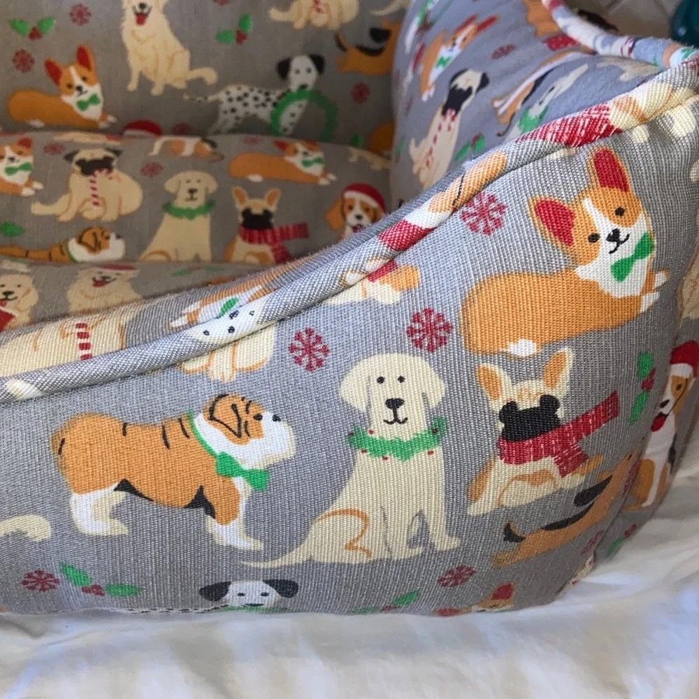 Nwot HOUND HOME CHRISTMAS CUDDLER PET DOG CHRISTMAS BED